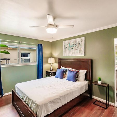 Bnb Hyperion - Updated 1B1B Hideaway - Sleeps 3 ハリウッド エクステリア 写真